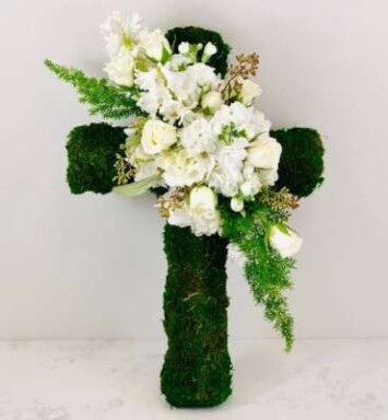 16" Moss Cross with Flowers